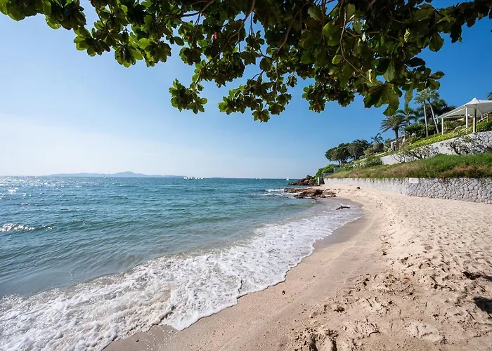Majestic Residence Pool Villa 4 Bedrooms Private Beach