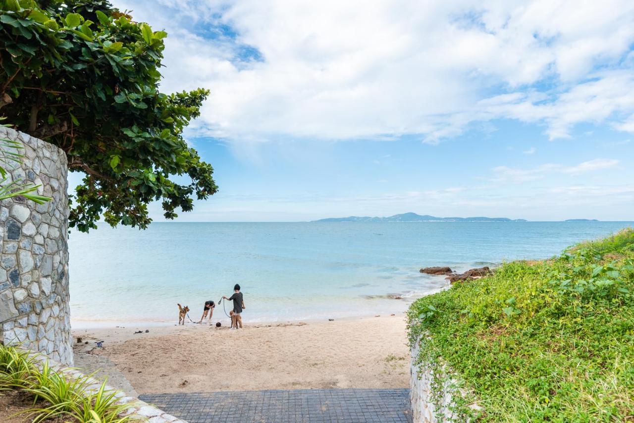Majestic Pool 4 Bedrooms Private Villa Pattaya