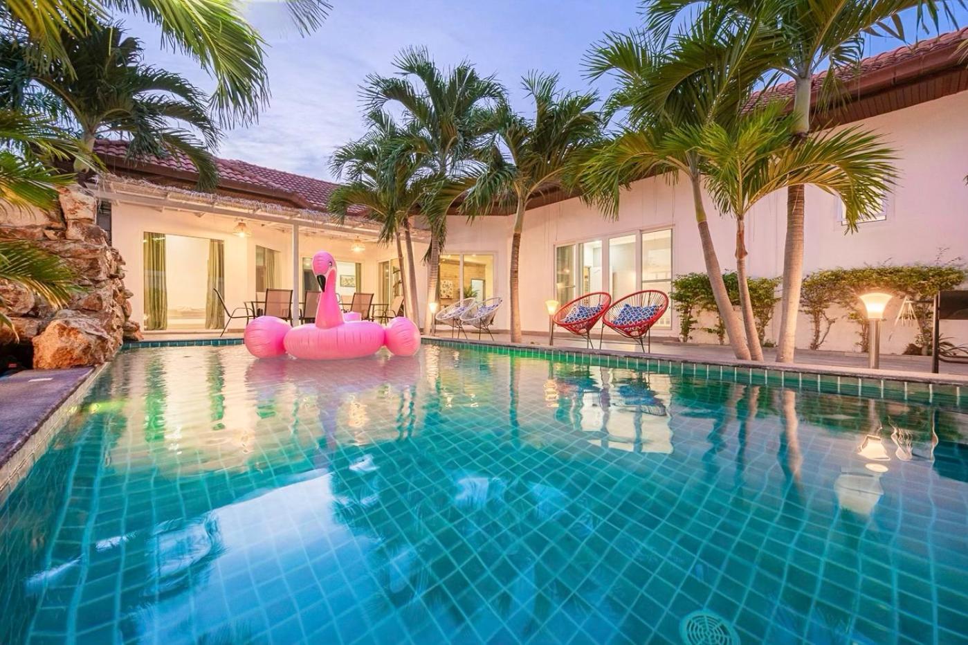 Majestic Pool 4 Bedrooms Private * Pattaya