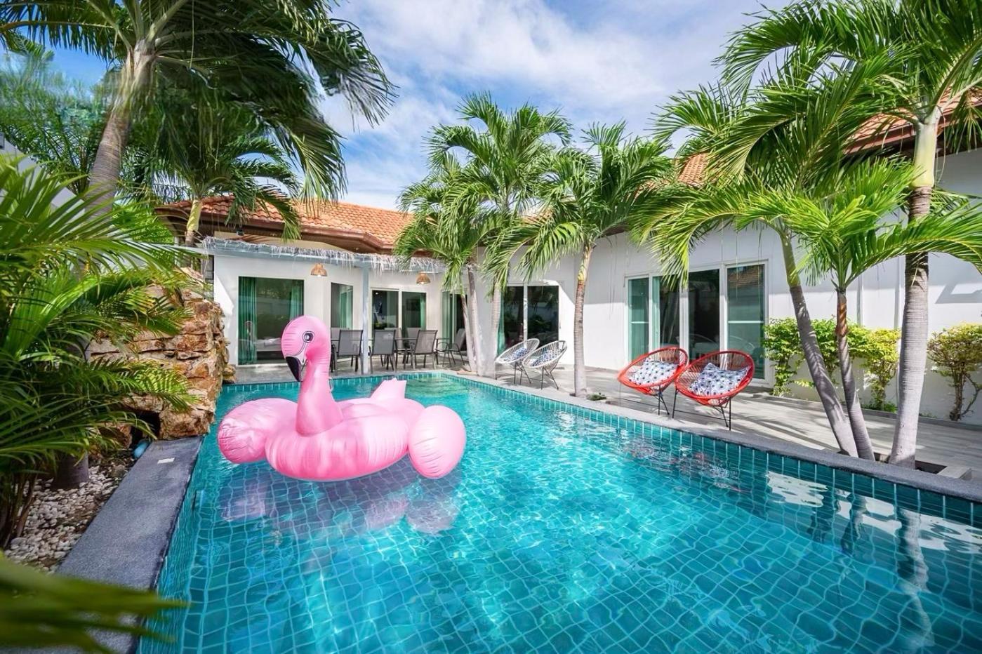 Majestic Pool 4 Bedrooms Private * Pattaya