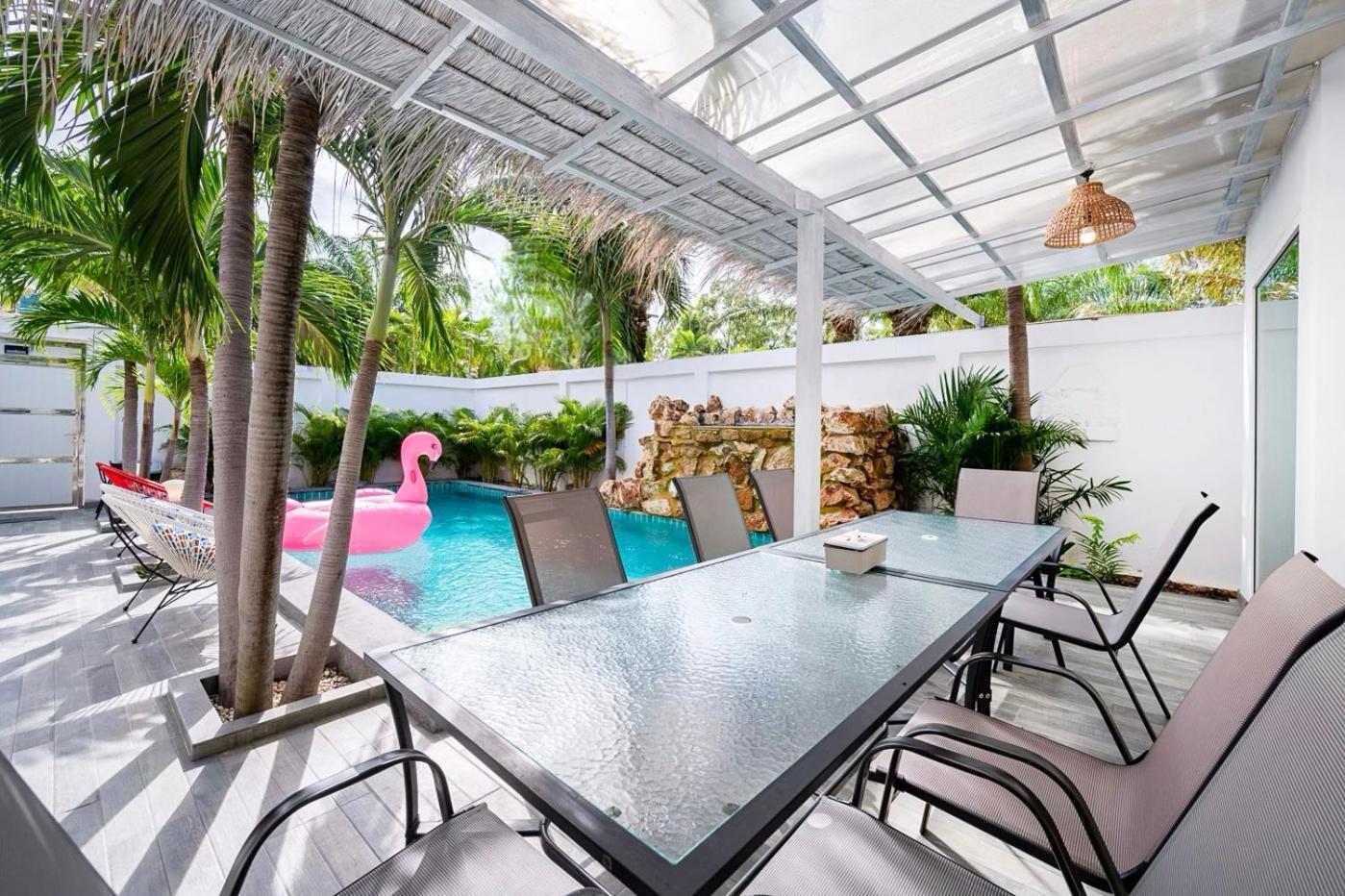 Majestic Pool 4 Bedrooms Private Villa *